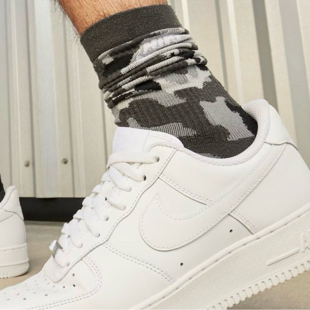 Nike Air Force 1 Low White '07 Mens Size 9.5 White Sneaker CW2288-111 WORN ONCE